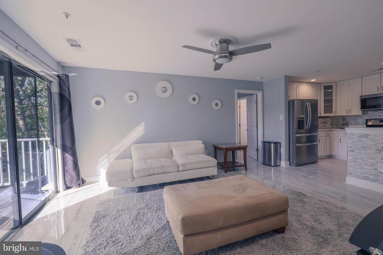 1060 Gardenview Loop Unit 303, Woodbridge, VA 22191 Condo for Rent in