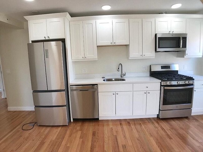 kitchen - 12 Harris St