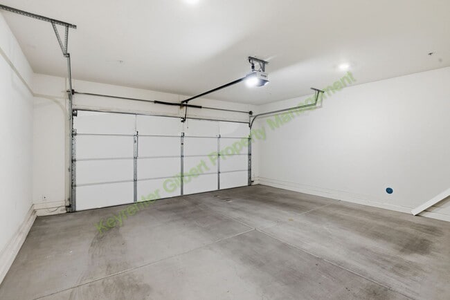 Foto del edificio - Modern Gilbert Lakeview Townhome in The Lakes at Annecy