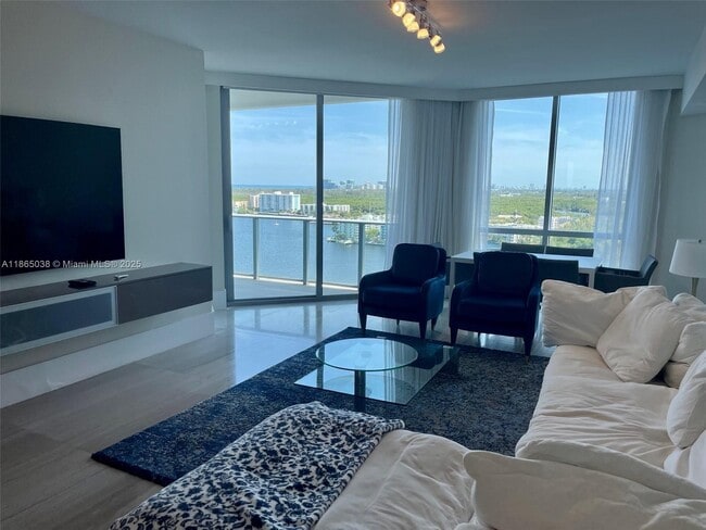 Foto del edificio - 17111 Biscayne Blvd