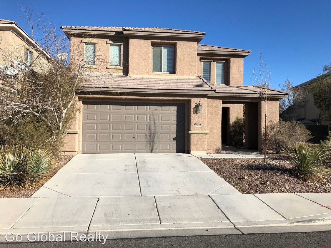Primary Photo - 3 br, 2.5 bath House - 7662 W Diablo Dr