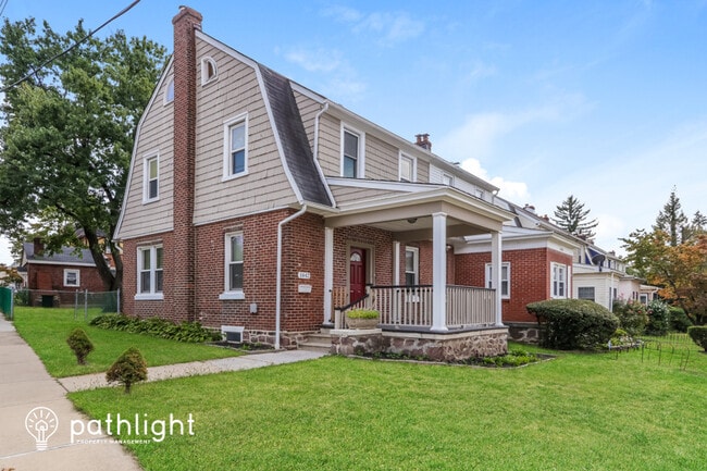Building Photo - 1442 Markley St