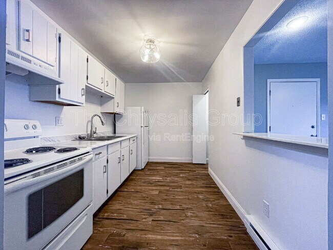 Foto del edificio - 2406 Marquette Rd