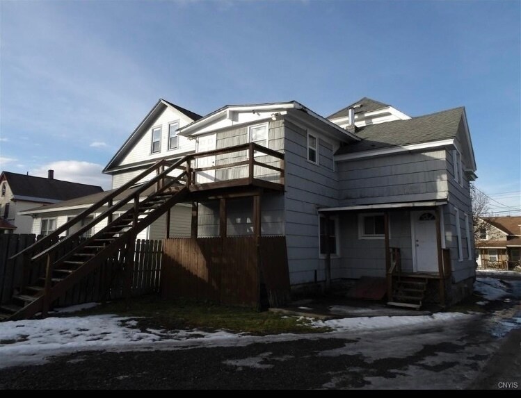 Primary Photo - 21 Maple Ave