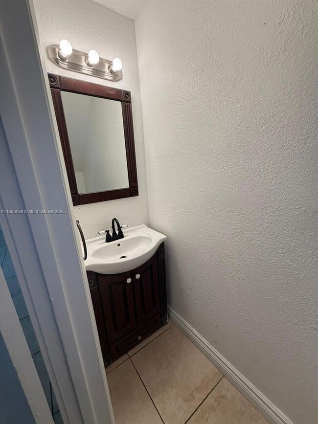 Building Photo - 2660 W 76th St