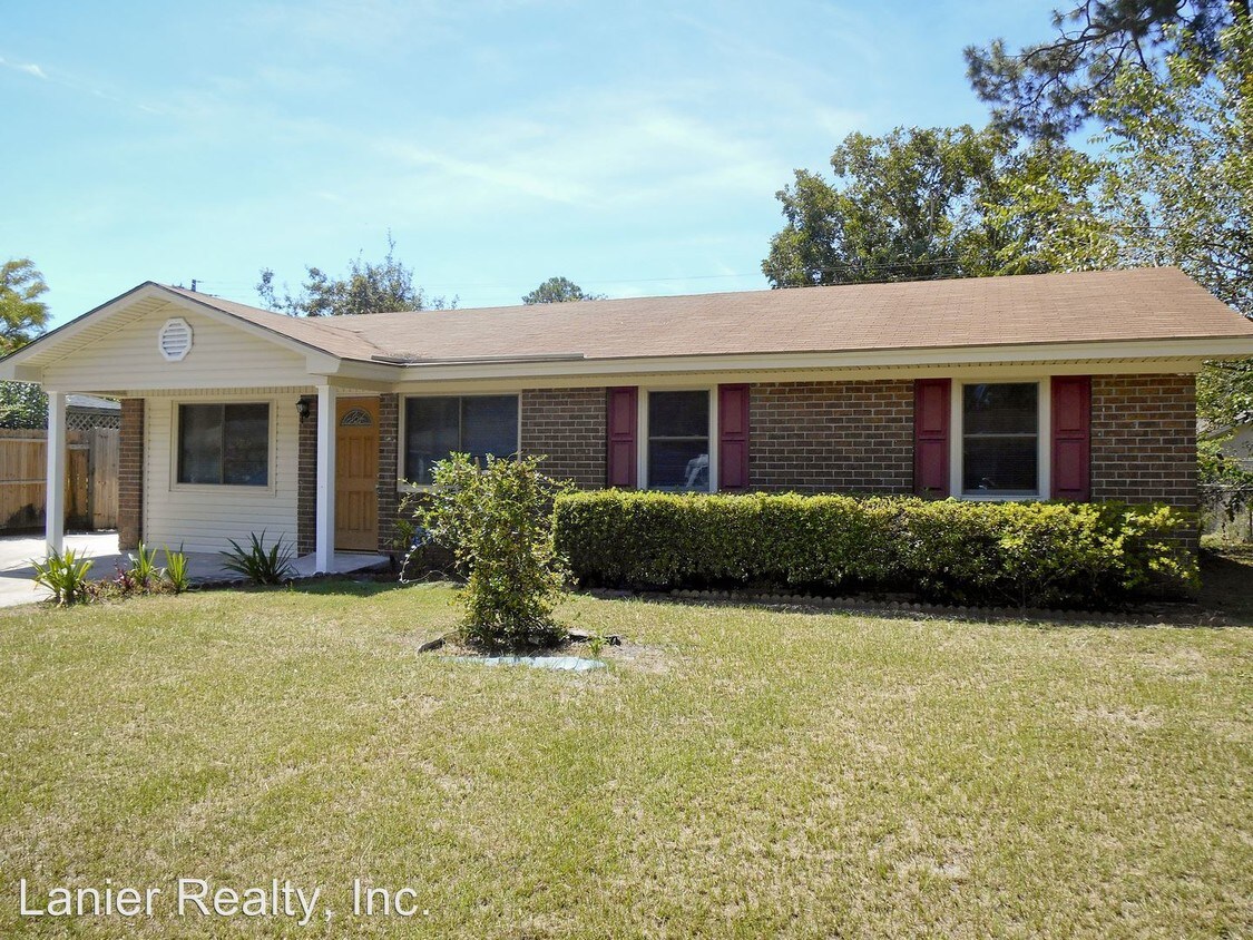 Primary Photo - 3 br, 1 bath House - 127 Walz Circle