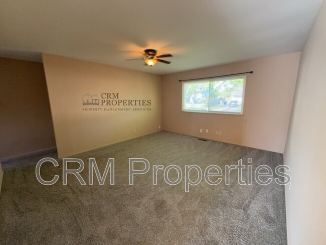 Building Photo - 2400 Balmoral Blvd
