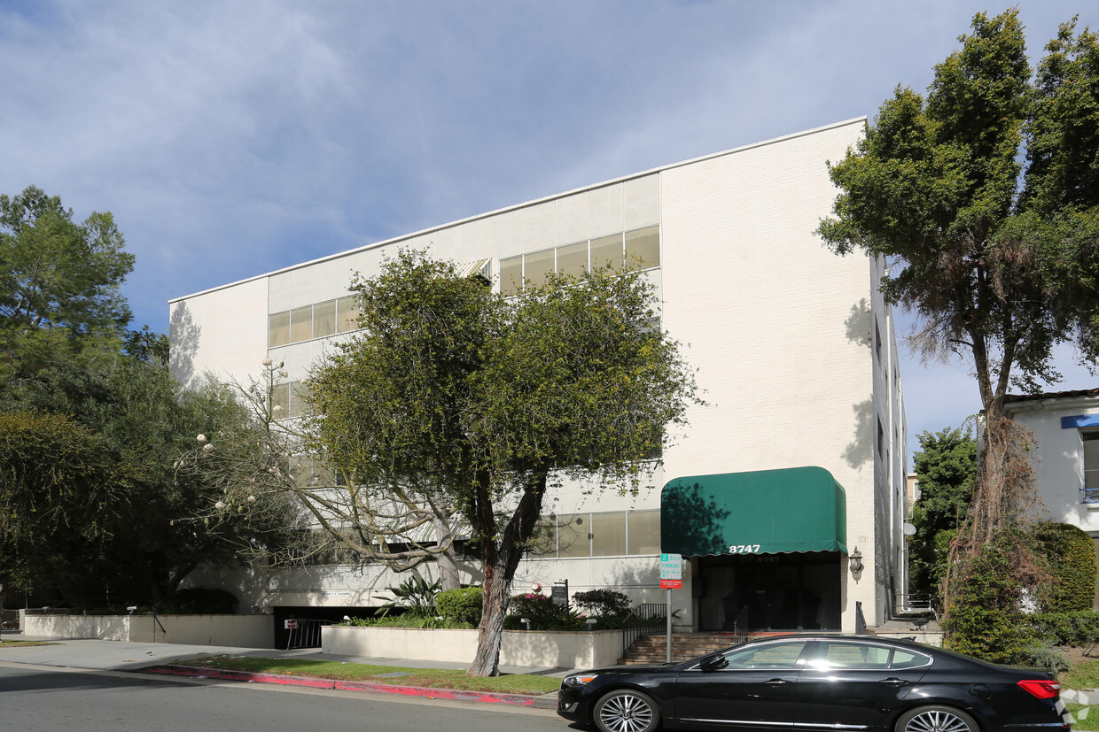 Primary Photo - Clifton Apartments