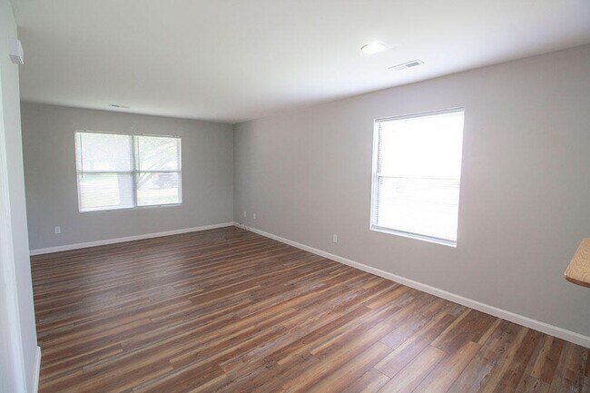 Building Photo - 3343 S Brampton Ln