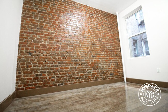 Building Photo - 853 Saint Johns Pl