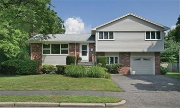 Building Photo - 121 Andrew St