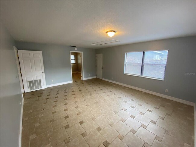 Foto del edificio - 34324 Oak Ave
