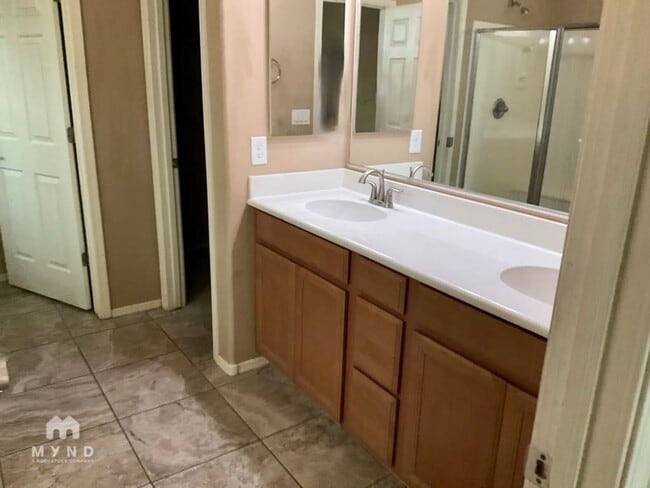 Building Photo - 6130 W Bandelier Ct