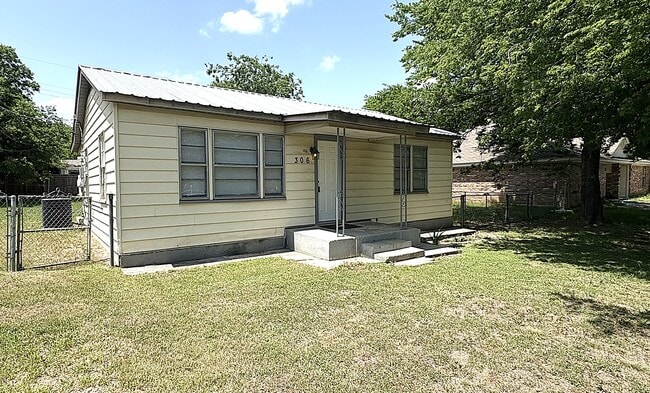 Foto del edificio - 306 N Ann Blvd