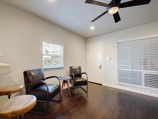 Foto del edificio - 3110 Red River St