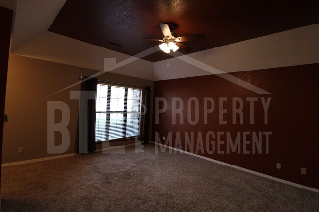 Building Photo - Charming 2 bedroom condo in Cozy Cove