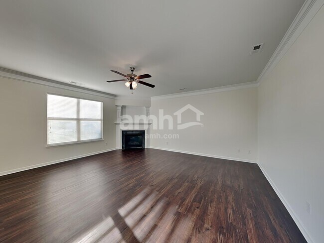 Foto del edificio - 10522 Shanon Darby Ln