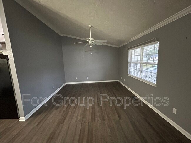 Building Photo - 158 Westscott Dr