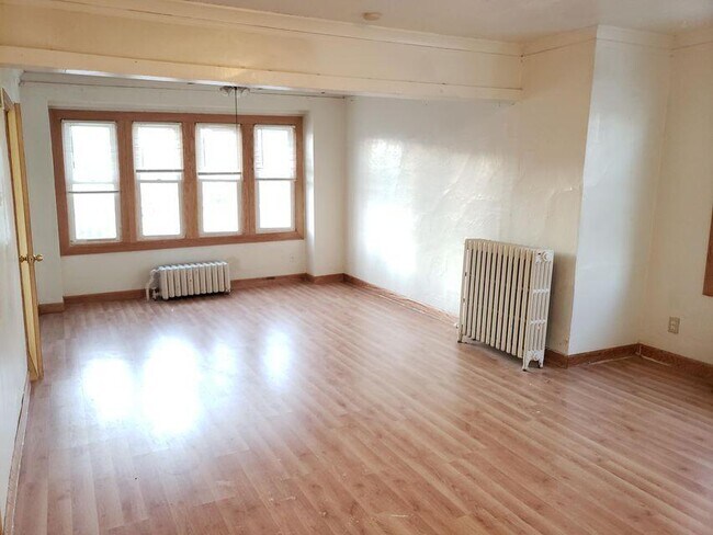 Foto del edificio - 3476 N Bartlett Ave