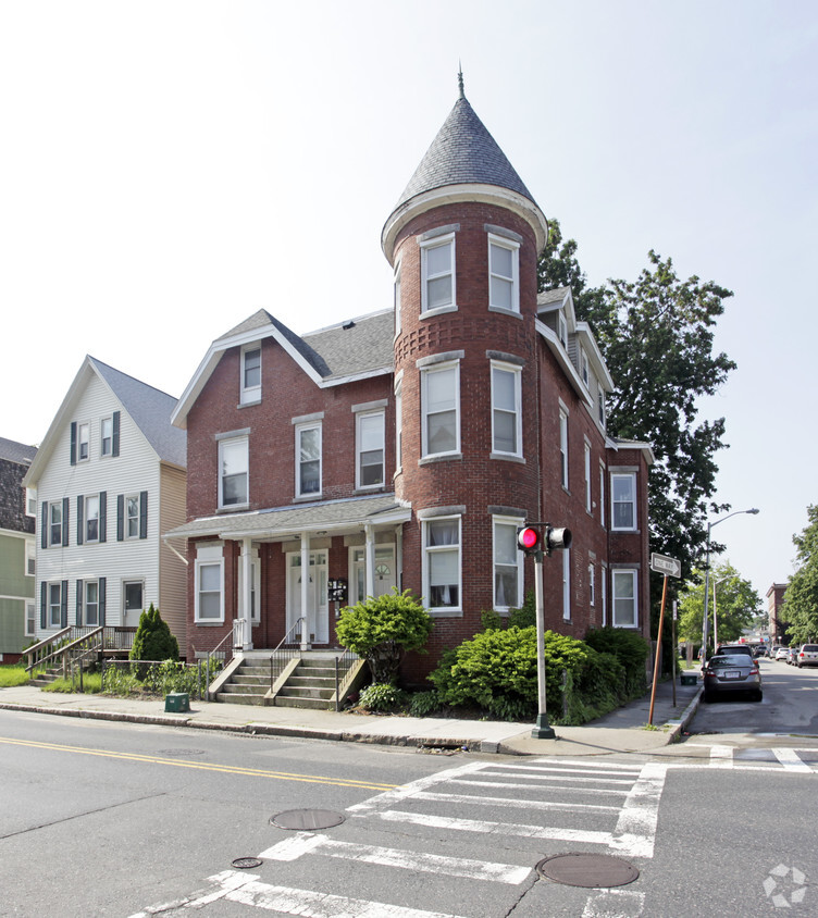 Building Photo - 90-92 Elm St