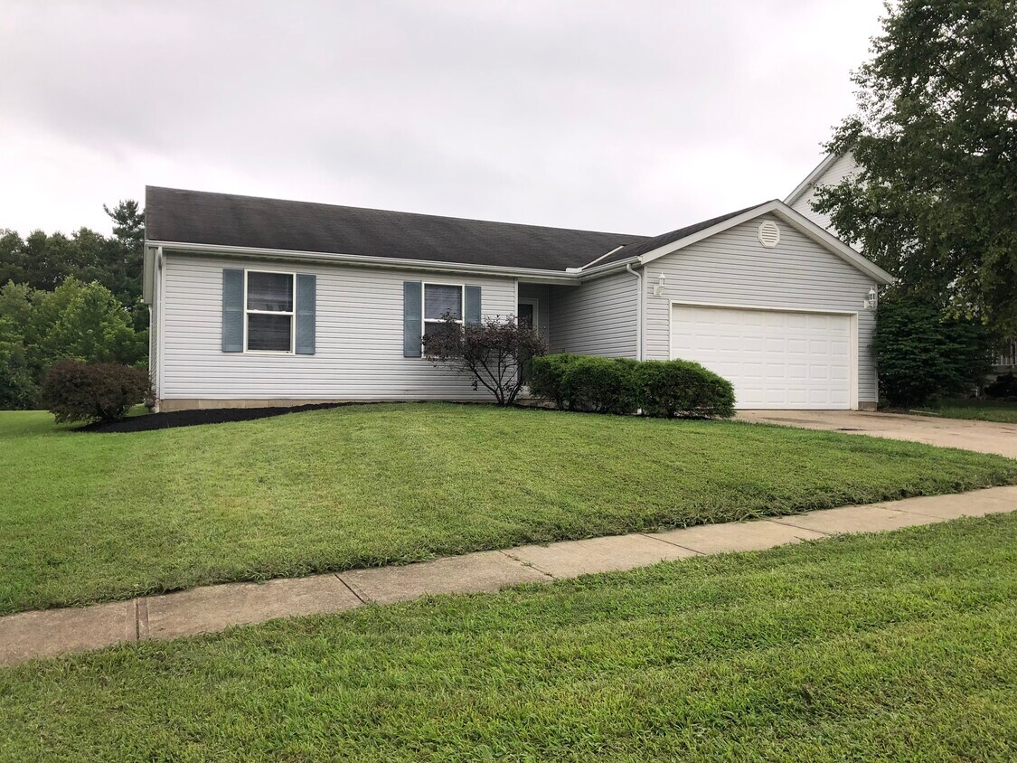 Primary Photo - 850 Maher Dr