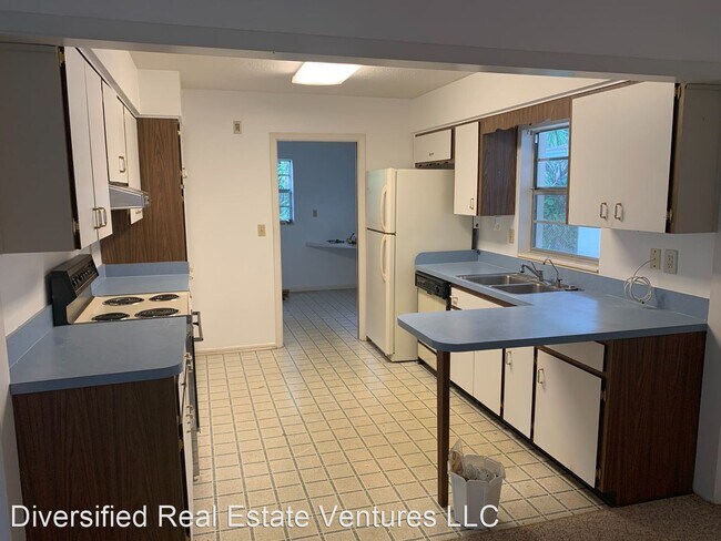 Building Photo - 3 br, 2 bath House - 2302 S. Lincoln Avenue