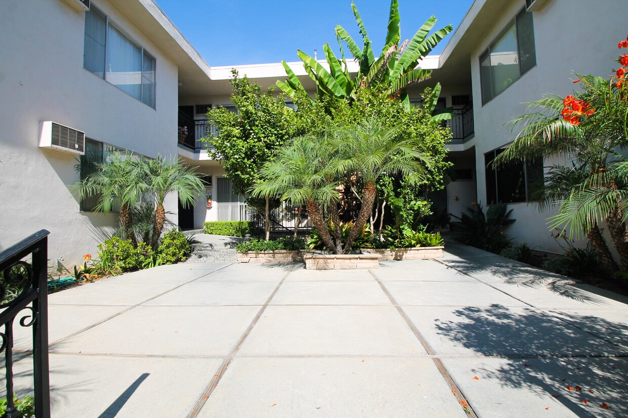 Building Photo - La Camdenada Apartments