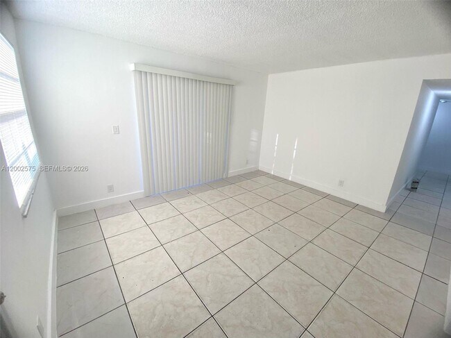 Foto del edificio - 850 SW 74th Terrace