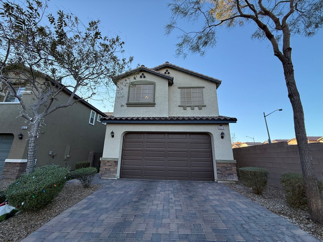 Foto principal - COMING SOON!! 3/BD 2.5/BA Home in Gated Co...