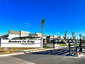 Building Photo - 1601 Angelina Dr