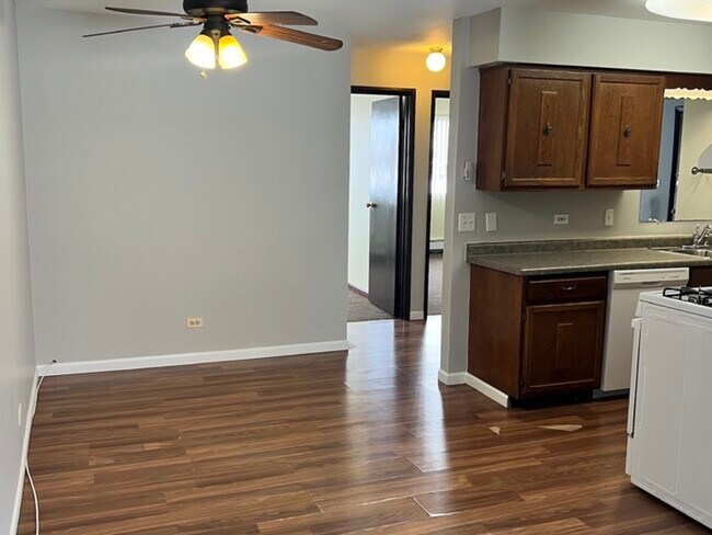 Foto del edificio - 1443 Carriage Ln