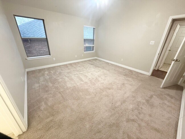 Building Photo - 4 bedroom near South Tyler!