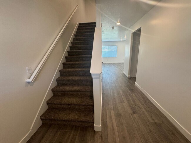 Building Photo - 1547 Ripple Rock Dr