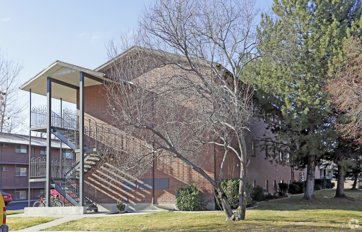 Building Photo - Peay's Apartments