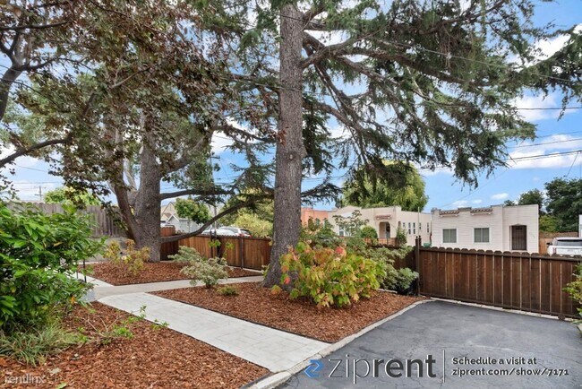 Foto del edificio - 2 br, 2 bath House - 1732 East 23rd Street...