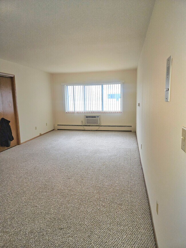 Foto del edificio - 11205 W Bluemound Rd