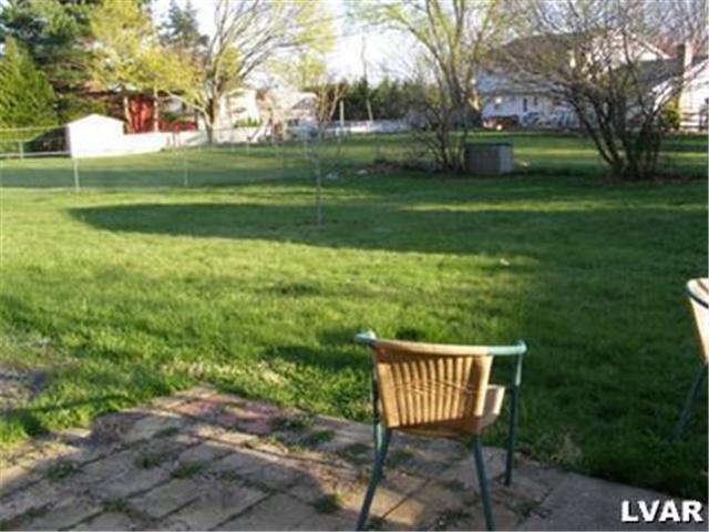 Gran patio trasero - 4008 Oakland Road