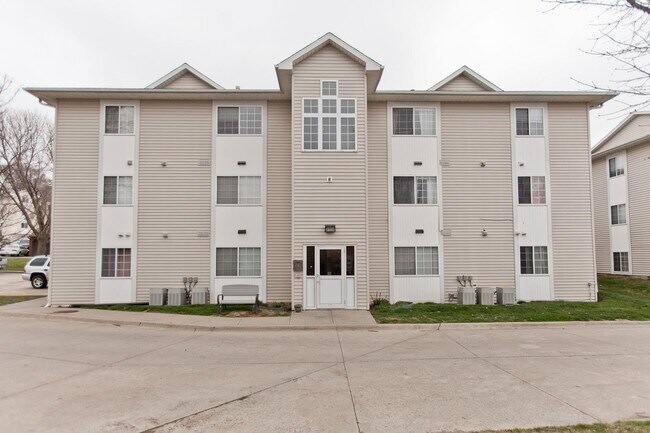 Foto del edificio - 930A Boston Way #6 in Coralville, IA