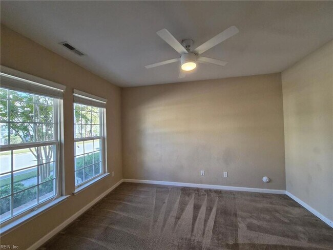Building Photo - 279 Tigerlilly Dr