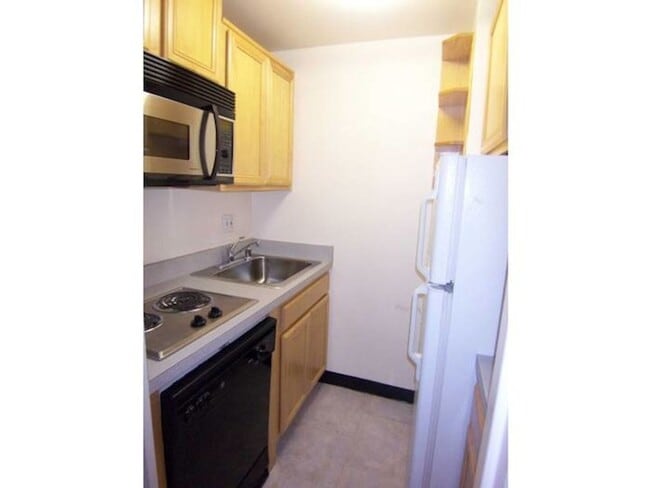 Foto del edificio - Unique Studio in Foggy Bottom with Solarium Near GW University and Hospital. An Exceptional Find!