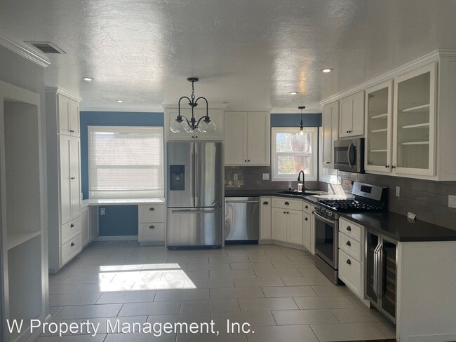 Building Photo - 3 br, 1 bath House - 3045 Spring Creek Drive