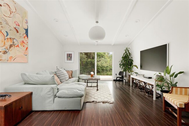 Foto del edificio - 705 Battle Bend Blvd