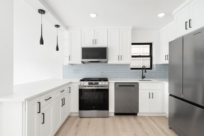 Building Photo - 503 Palisade Ave