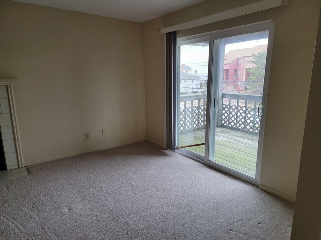 Building Photo - Ocean view condo