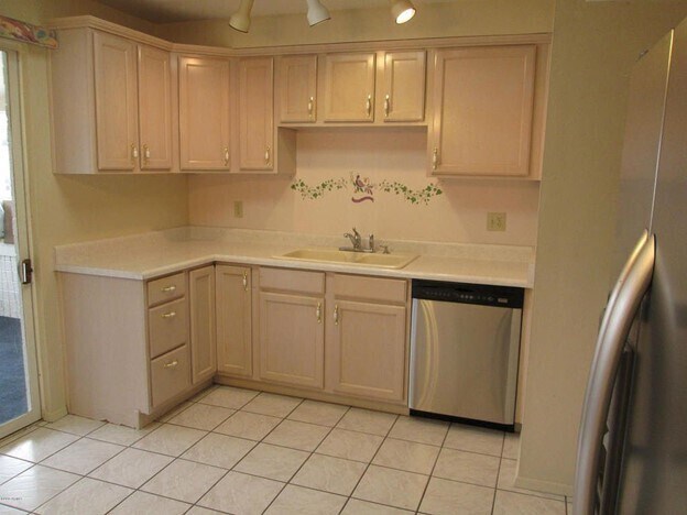 Foto del edificio - 2 Bedroom, 2 Bath Home Coming Soon!