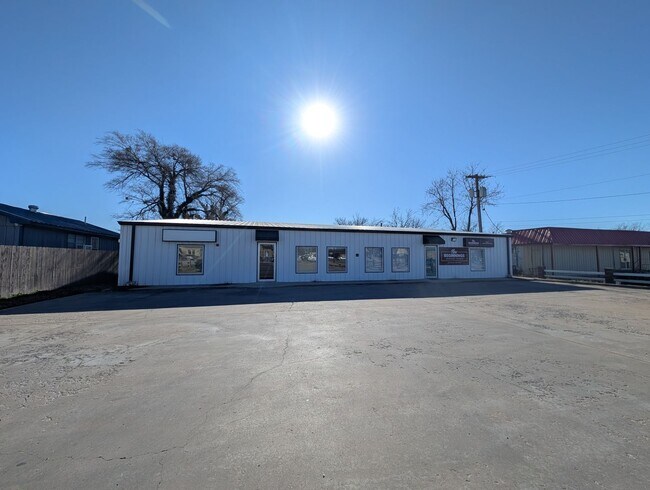 Foto del edificio - Prime Professional Medical/Office Space in Pryor