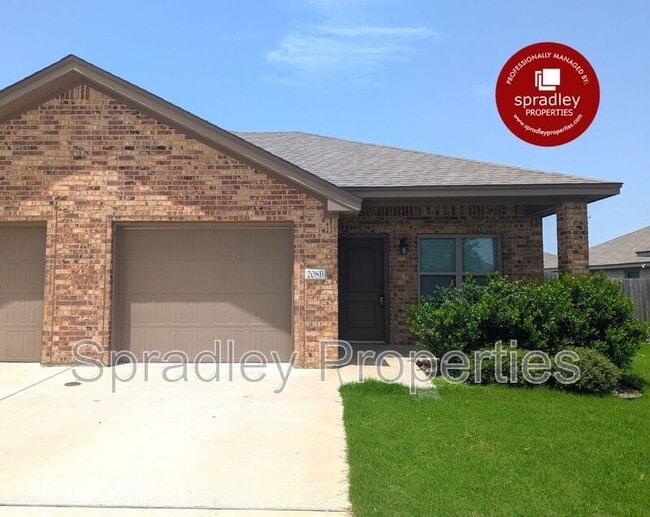 Building Photo - 208 Juniper Dr