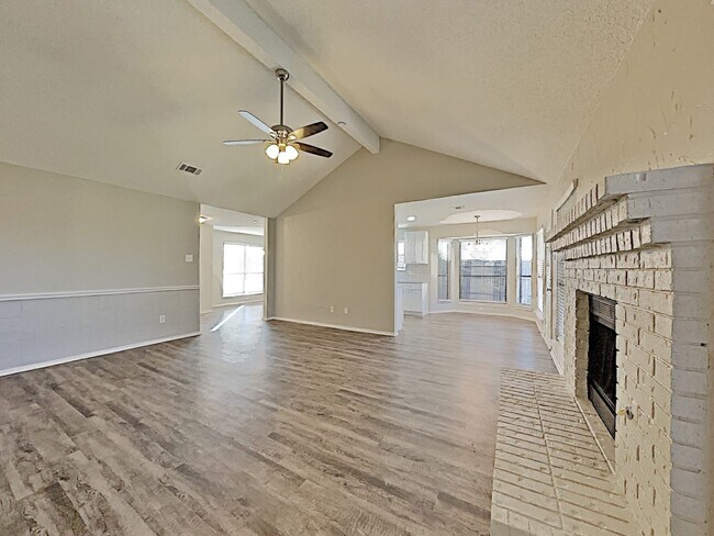 Building Photo - 7001 Seascape Dr