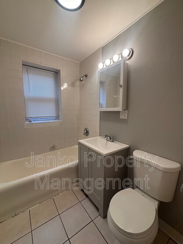 Foto principal - 8348 S Maryland Ave
