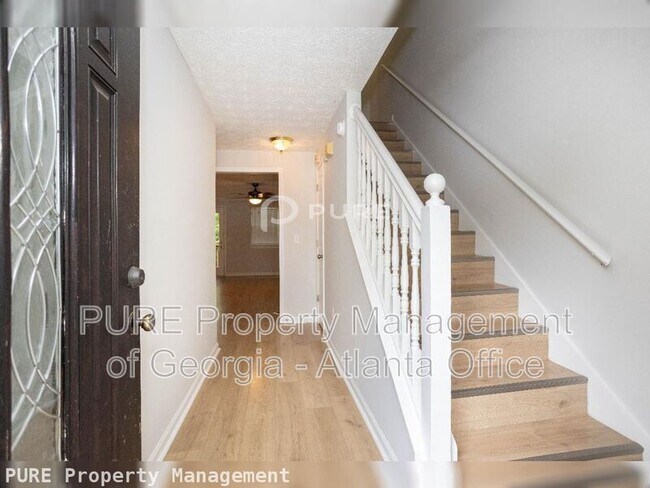 Foto del edificio - 2414 Leeward Ct